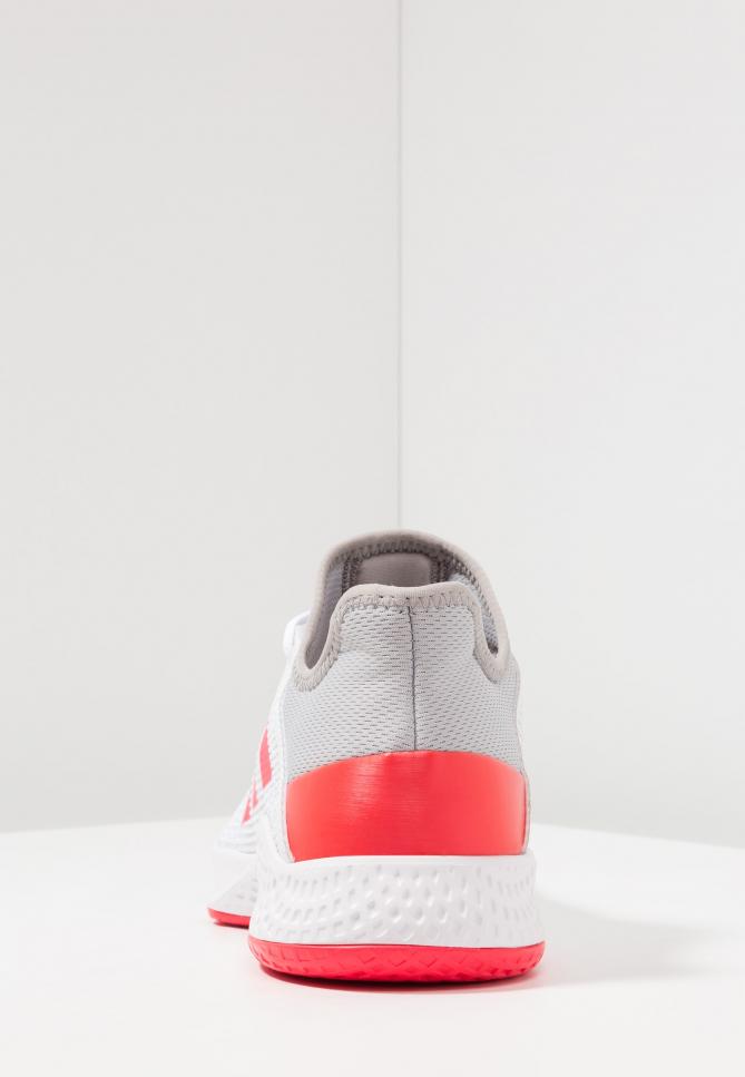 Scarpe sportive | ADIZERO CLUB Light Granite/Shock Red/Footwear White | adidas Performance Uomo