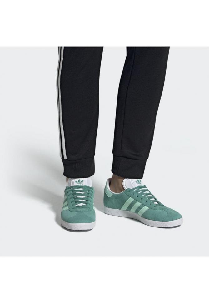 Sneakers | GAZELLE SHOES Green | adidas Originals Donna