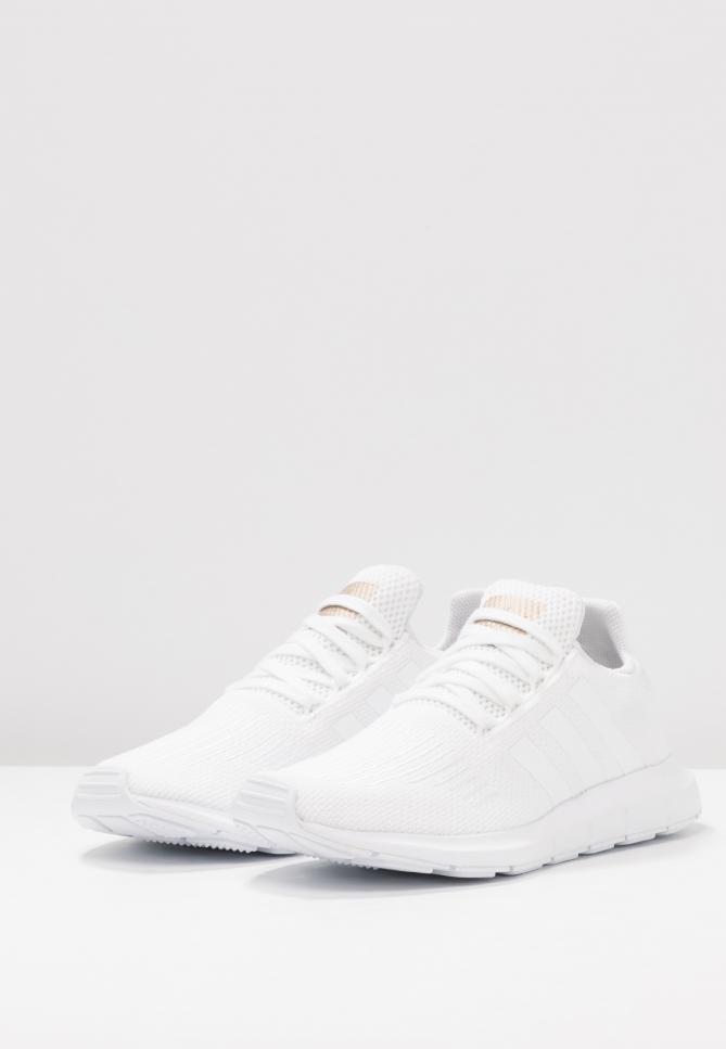 Sneakers | SWIFT RUN EXCLUSIVE Footwear White/Copper Metallic | adidas Originals Donna